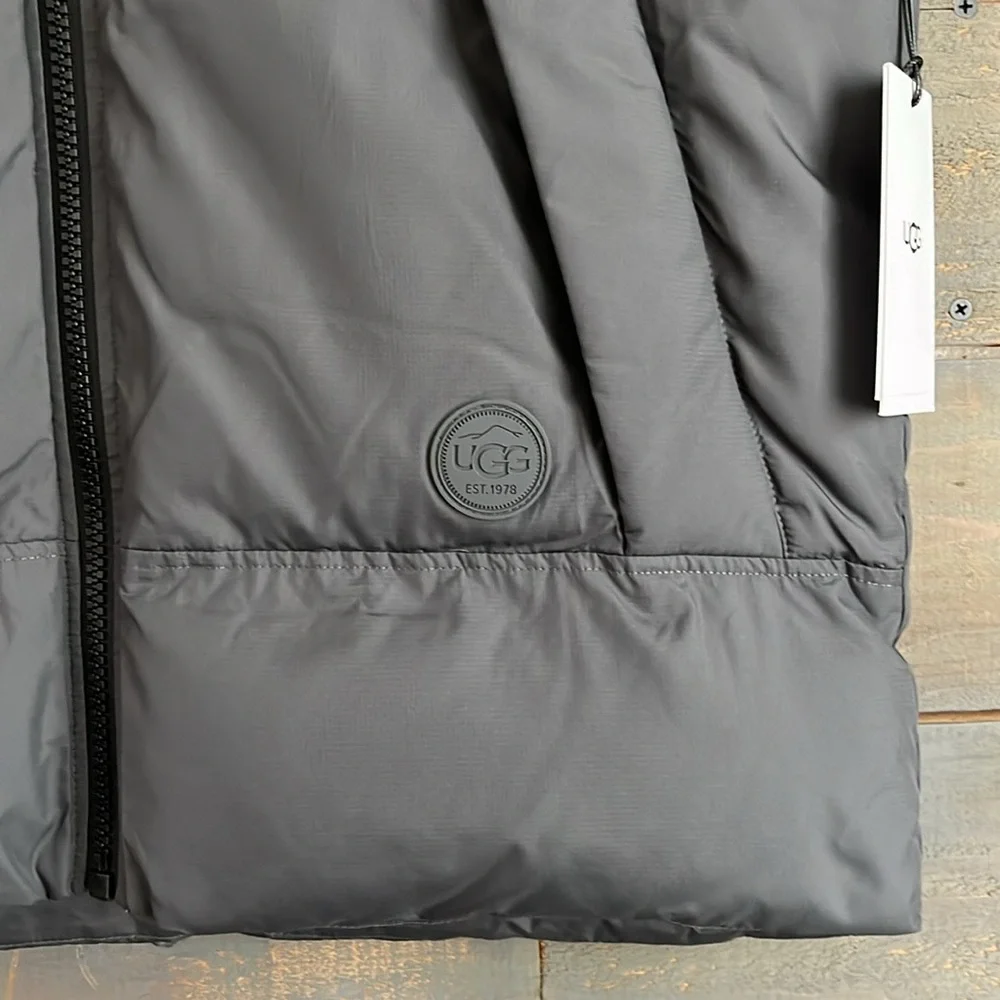 UGG Men's Zoltan Sherpa Padding Puffer Vest Size M